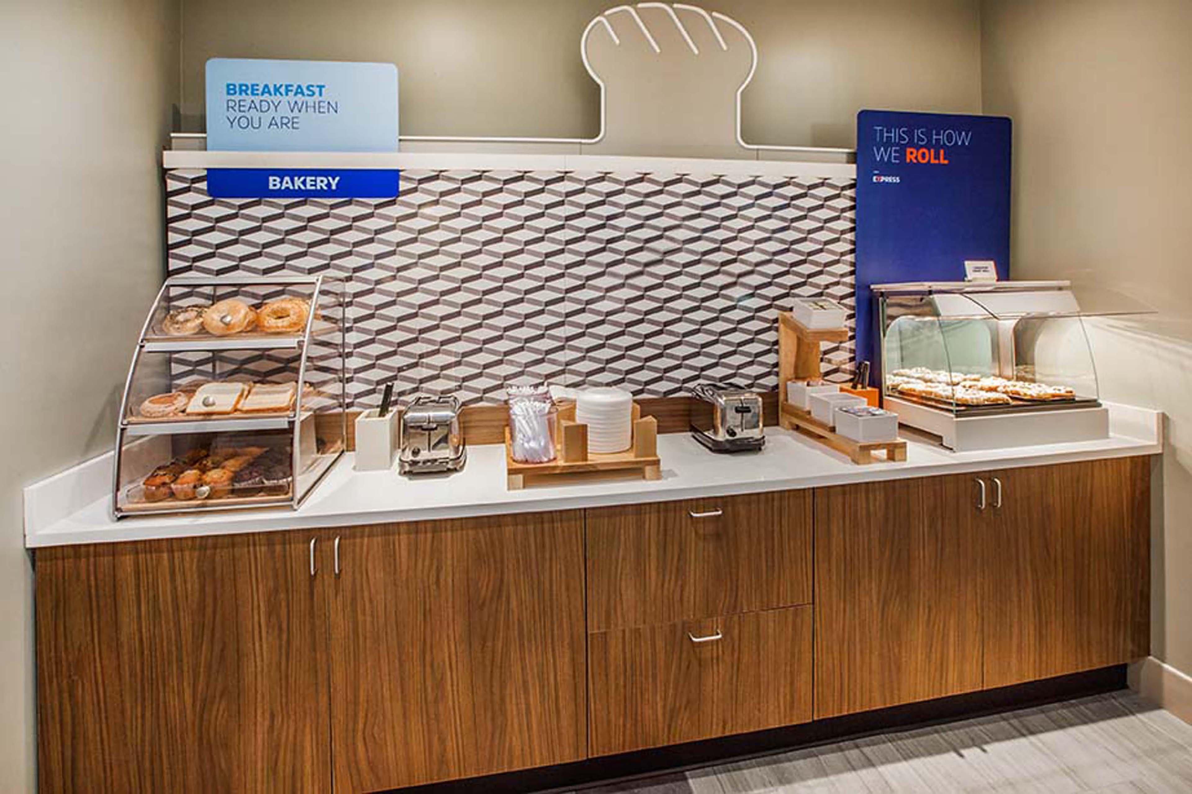 Holiday Inn Express Easton By Ihg Екстер'єр фото