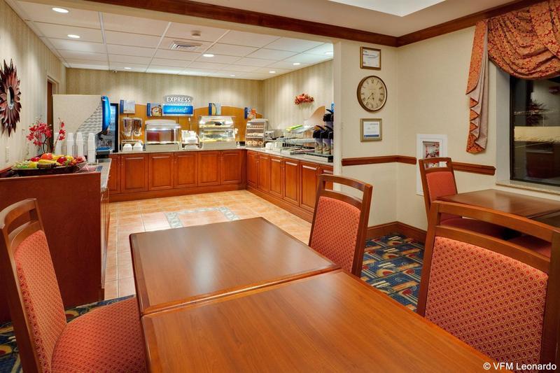 Holiday Inn Express Easton By Ihg Екстер'єр фото